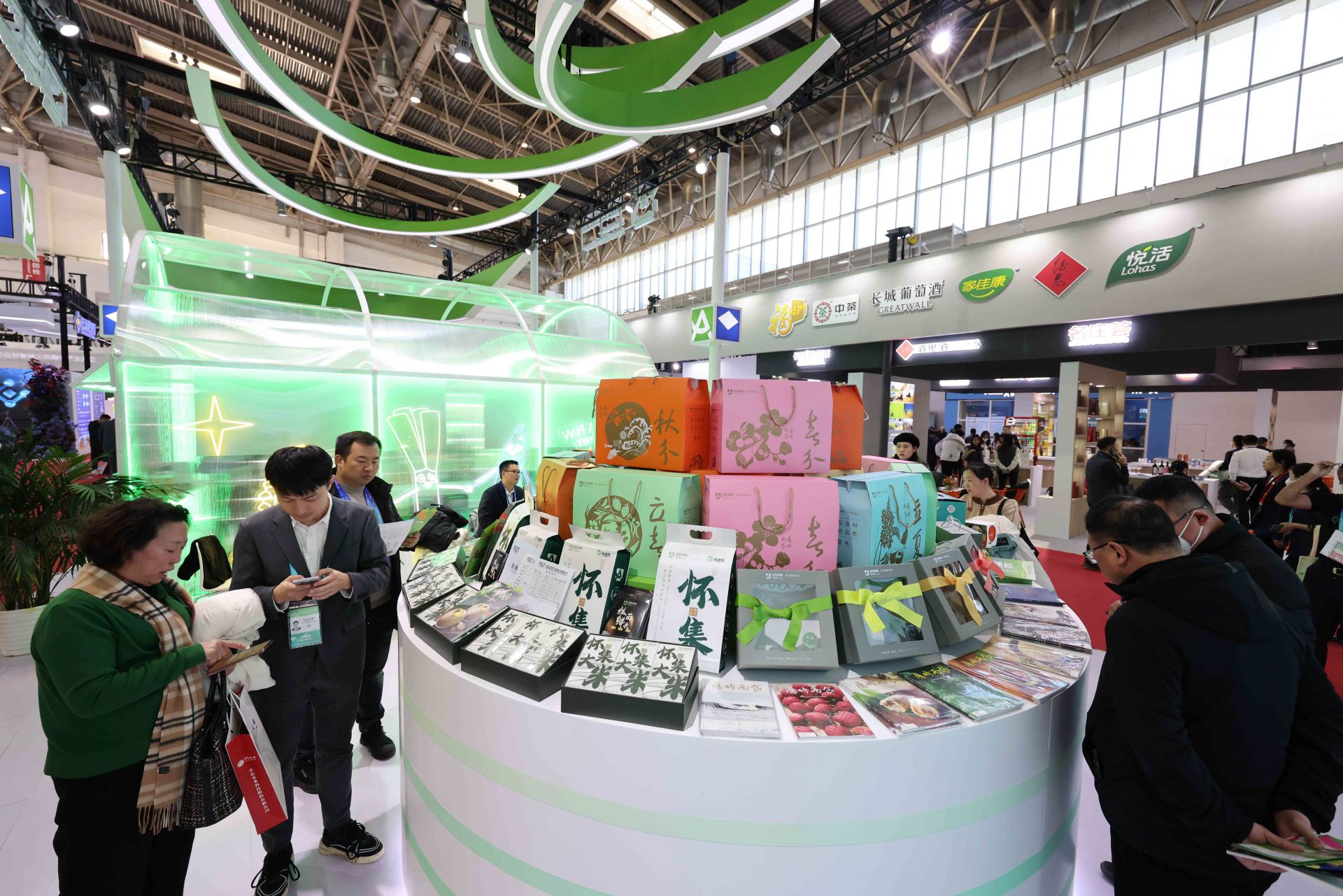 深圳企業(yè)在鏈博會大放異彩 成果豐碩，展覽服務(wù)彰顯卓越實力